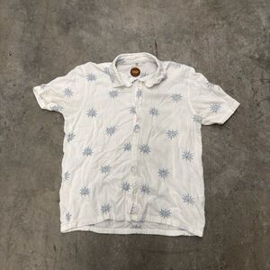 Men's White Short-Sleeve Button-Down Shirt with Light Blue Palm Print